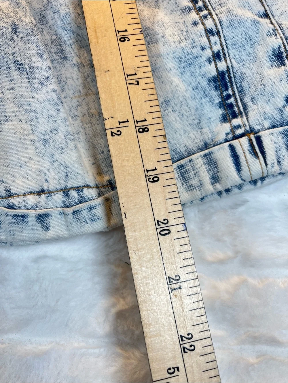 Vintage 90s Acid Wash Denim Shorts Pleated High Waisted Y2K Grunge Festival 34